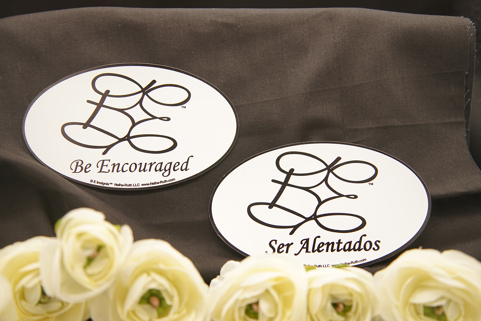 B E Insignia English Magnet - Image 3